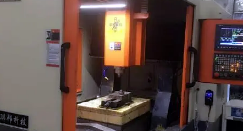 精雕机